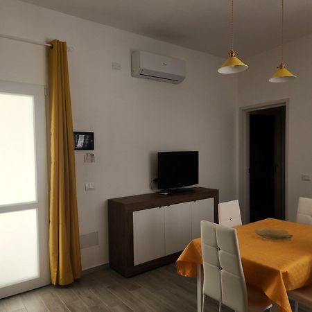 Appartamento Le Rondini Domus De Maria Exterior foto